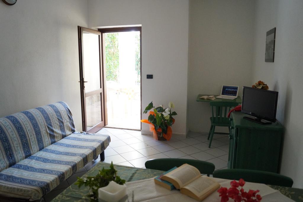 Appartamento Gli Ontani Cala Liberotto Szoba fotó