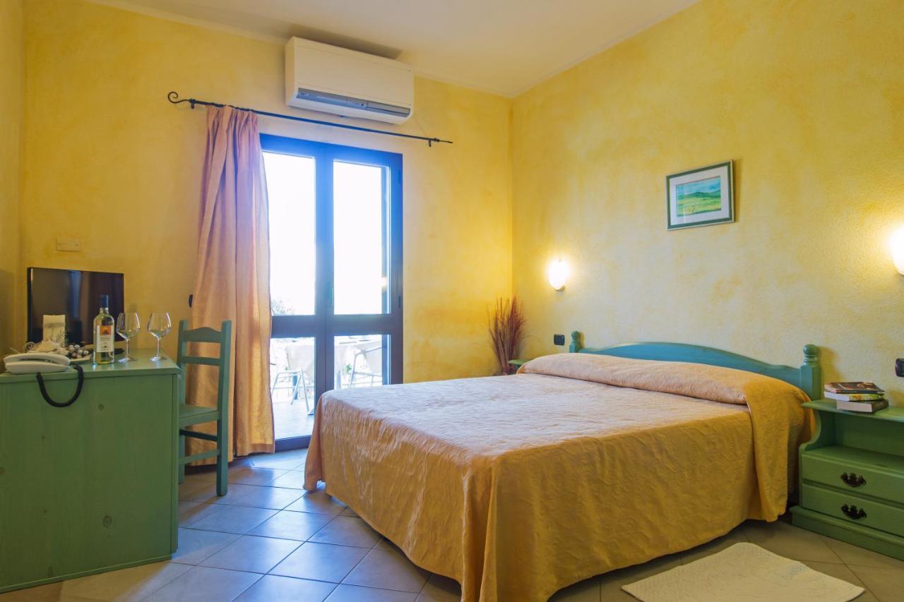 Appartamento Gli Ontani Cala Liberotto Kültér fotó
